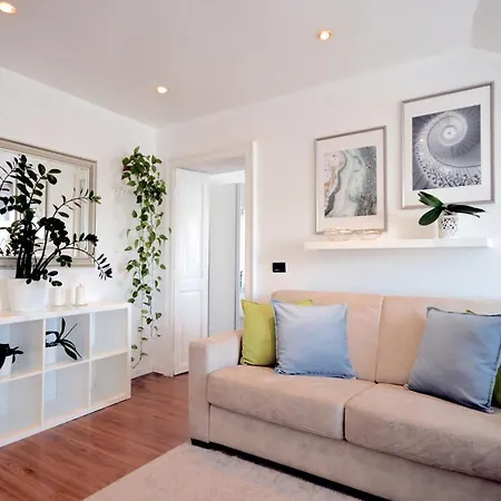 Luxury Netflix Center Aircond Wifi Apartamento *