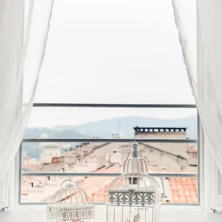 Luxury Netflix Center Aircond Wifi